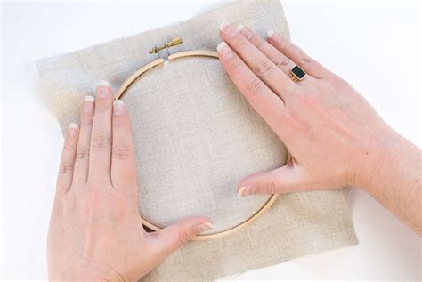 How to Put Fabric in Embroidery Hoop: A Stitch in Time Saves Nine